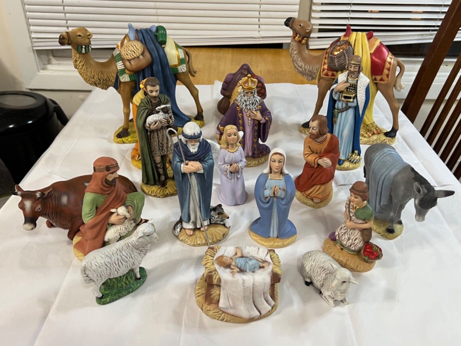 Vintage Holland Mold Christmas Nativity Set- 18 Piece Ceramic White Read