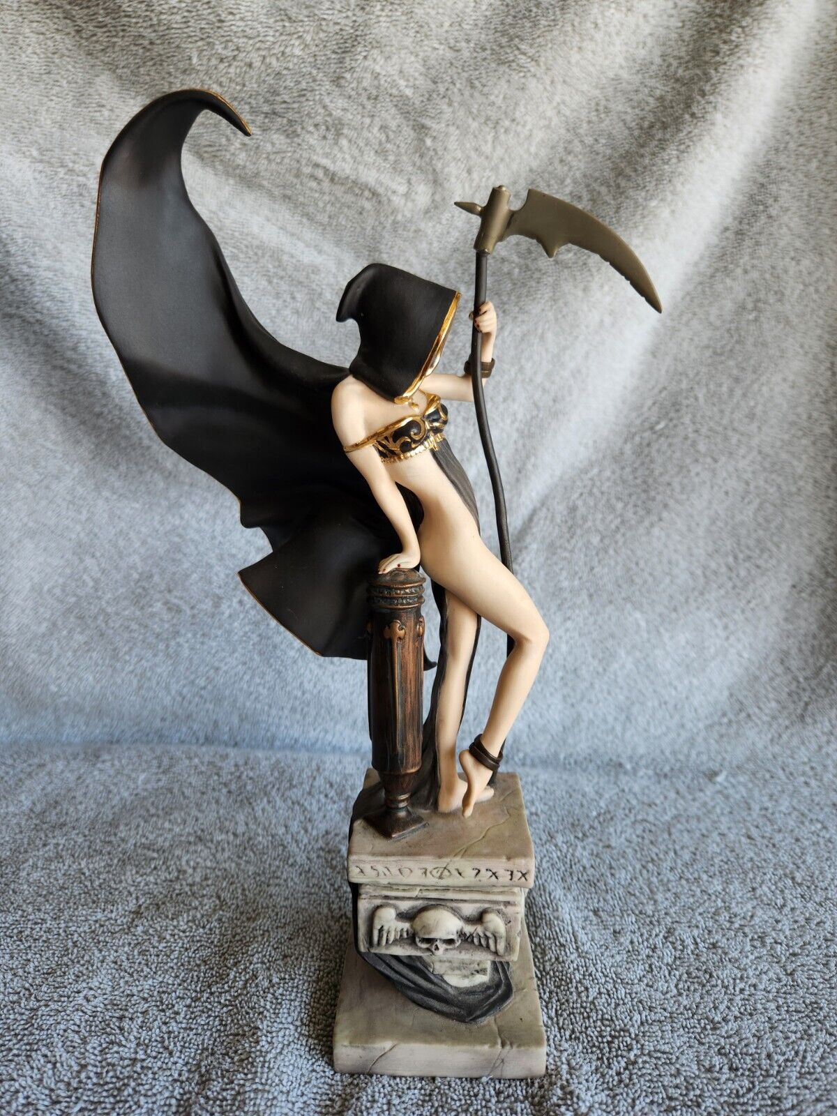 Mistress of Death by Brom Franklin Mint Limited Edition 3285/9500
