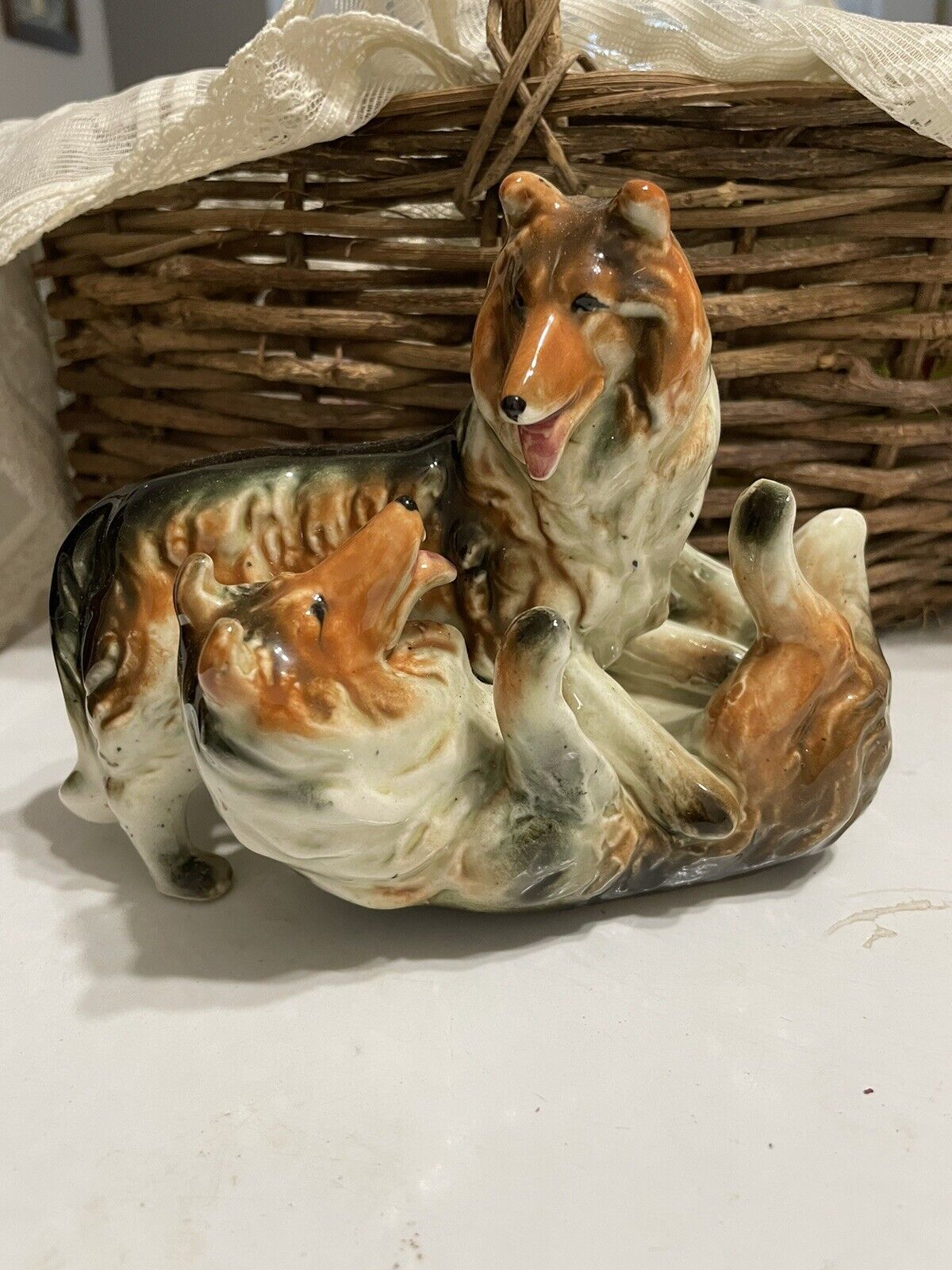 Vintage Collie Dogs: Playing. Figurine 