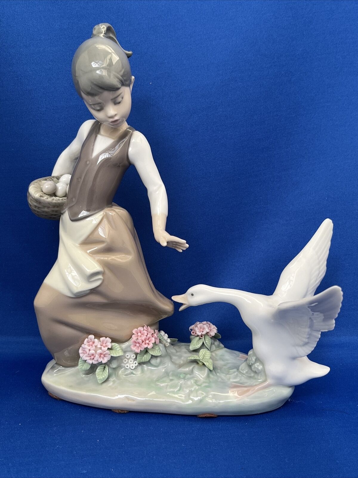 Lladro Aggressive Goose Porcelain Figurine Goose Chasing A Girl With Egg Basket