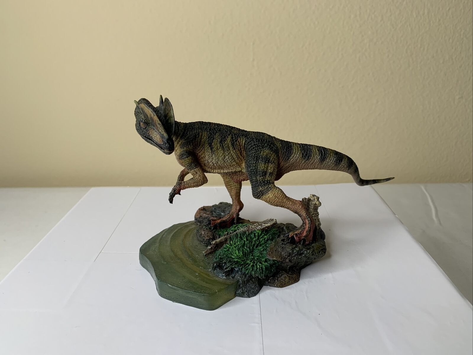 Dilophosaurus Dinosaur Figure ITOY Diorama Rare Collectible 2016