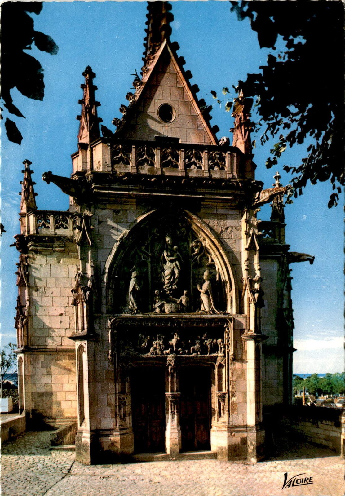 Charming Amboise Chapel: Famous Portal & Lintel