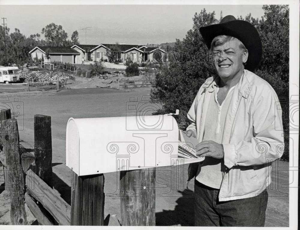 1975 Press Photo Lloyd M. Bucher, Former Pueblo Commander, California