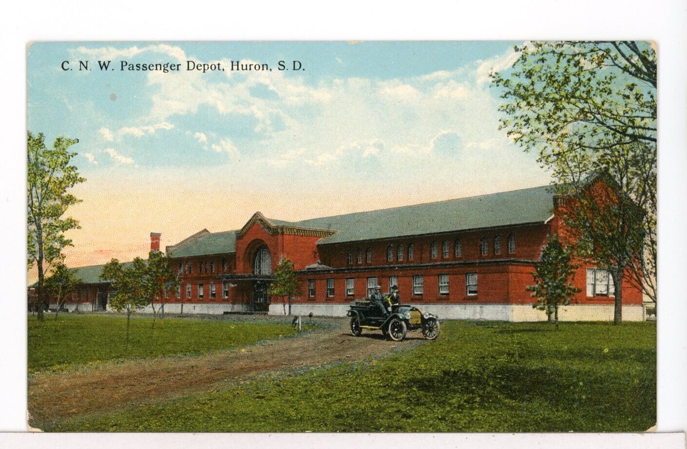 Chicago, North Western Passenger Depot, Huron SD 1907 - 1915 Trains Postcard