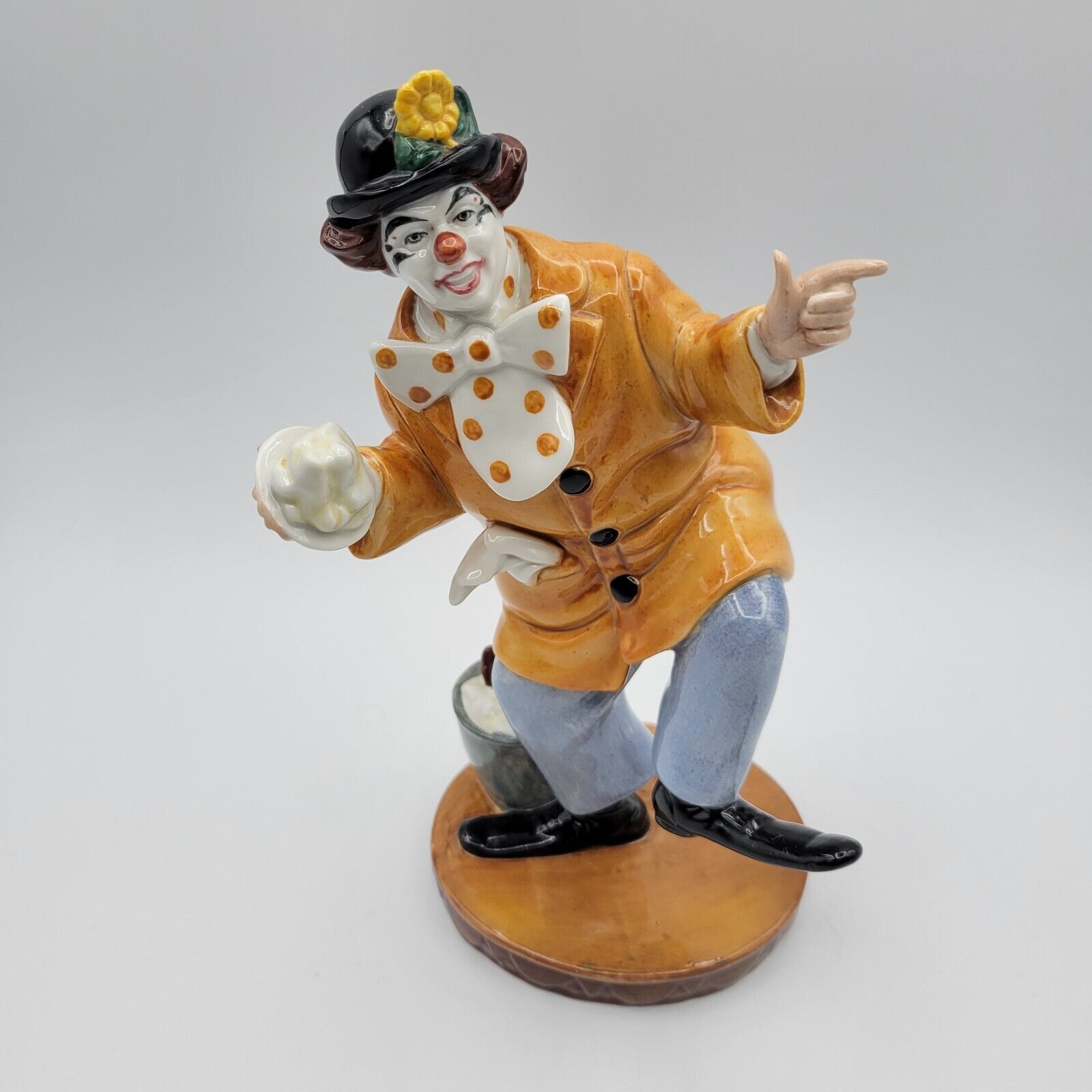 Vintage 1978 ROYAL DOULTON The Clown Figurine HN 2890
