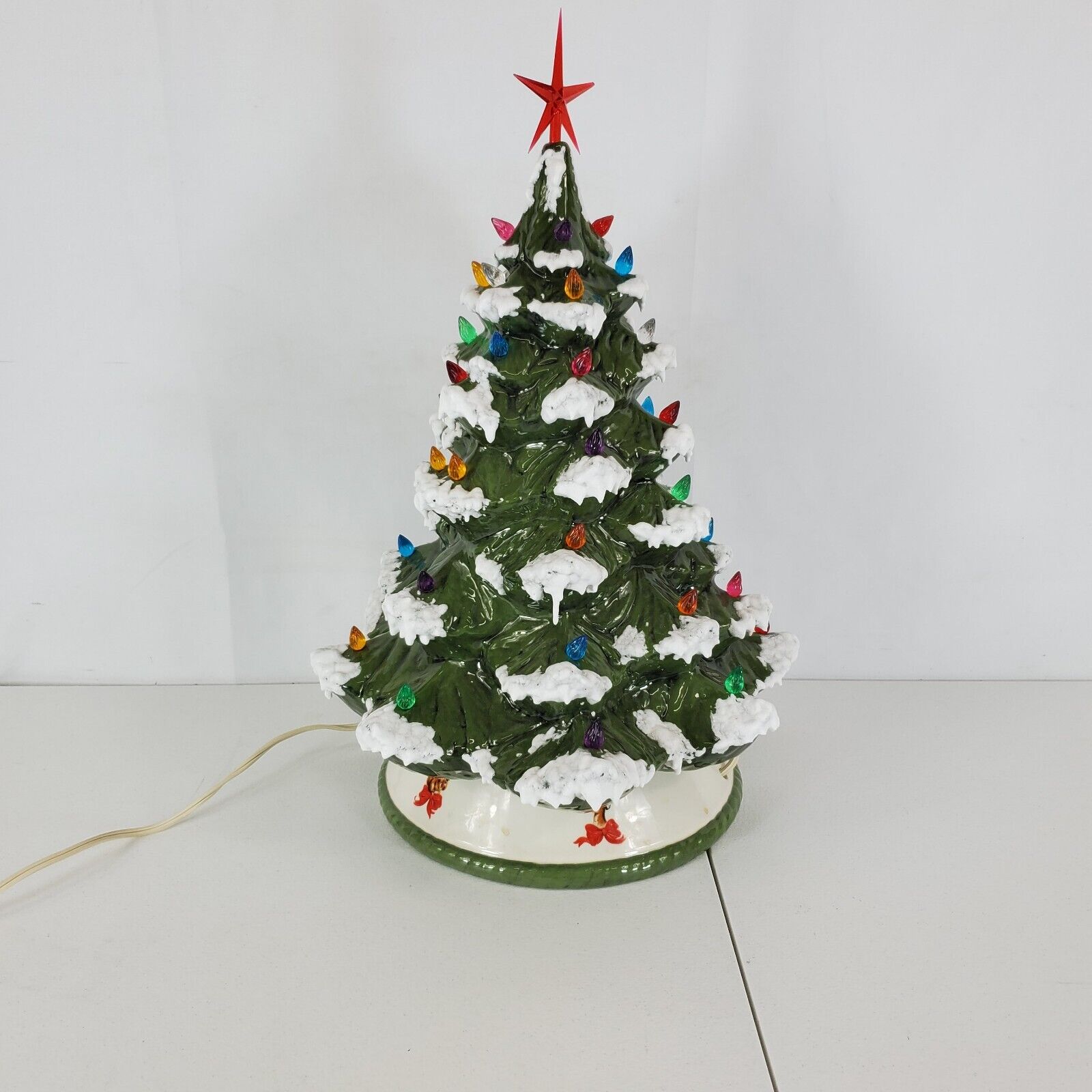 Vintage Ceramic Lighted Christmas Tree Alberta Mold 70s 16\