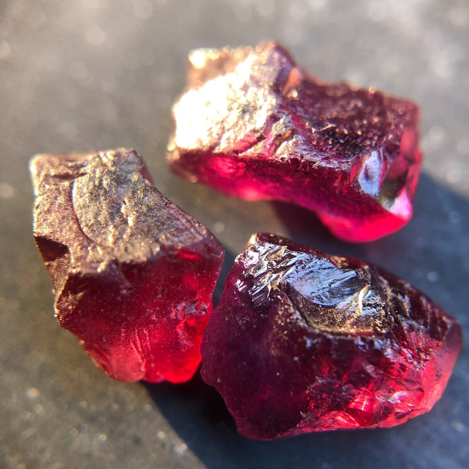 12.95 CTs Natural Purplish Red Rhodolite Garnet Rough Faceting Ceylon Unheated