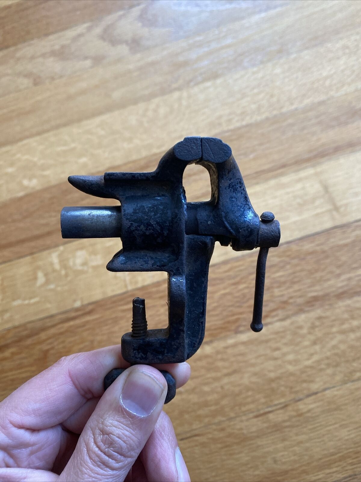 Small Vintage Antique Working Salesman Sample Iron Vise Tool