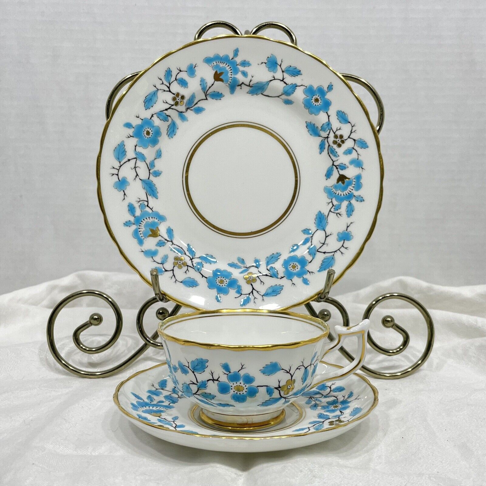 3 Piece Royal Chelsea English Bone China Blue Flowers And Gold Trim