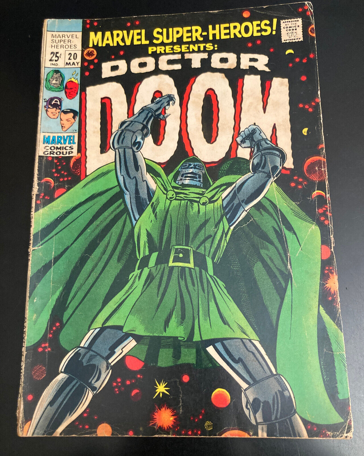 MARVEL SUPER-HEROES #20 **Key 1st Solo DOCTOR DOOM** (1969 25¢ Giant)