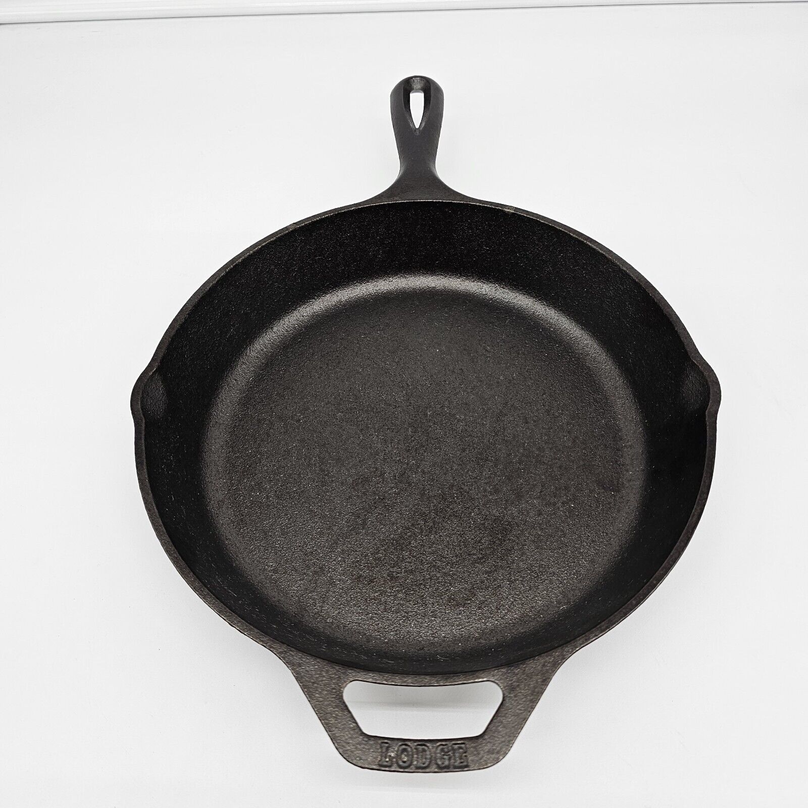 LODGE vintage 10 SK MADE IN THE USA cast IRON skillet