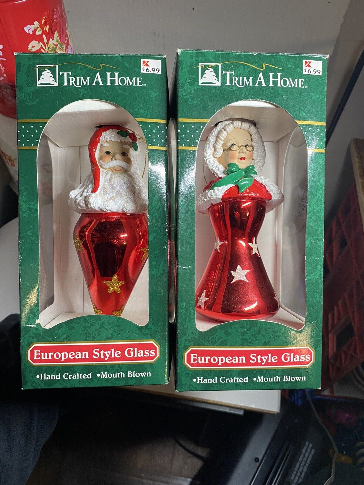 2 HANDCRAFTED EUROPEAN STYLE MOUTH-BLOWN CHRISTMAS ORNAMENTS, SANTA & MRS CLAUS