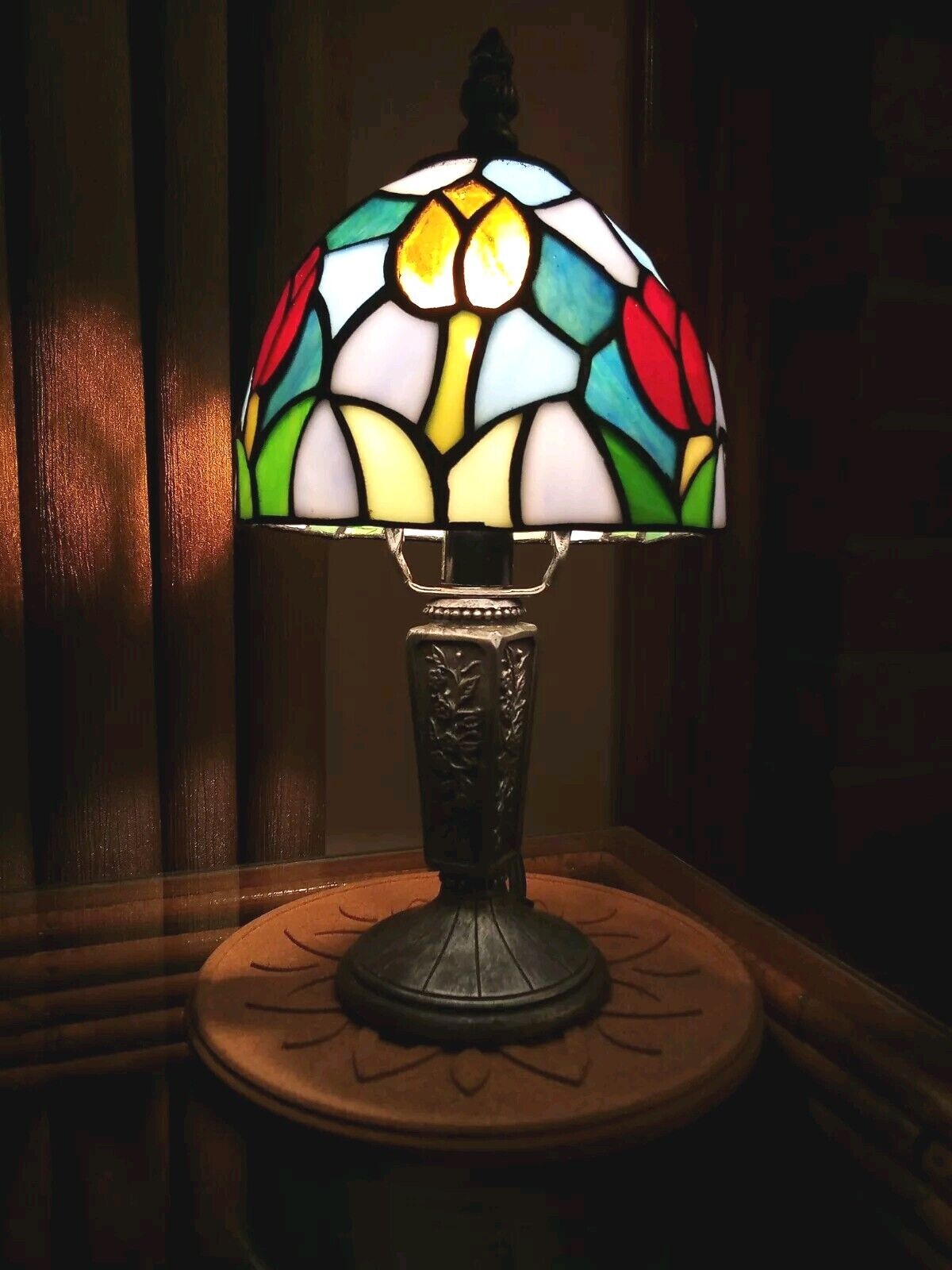 tiffany stained glass tulip lamp vintage