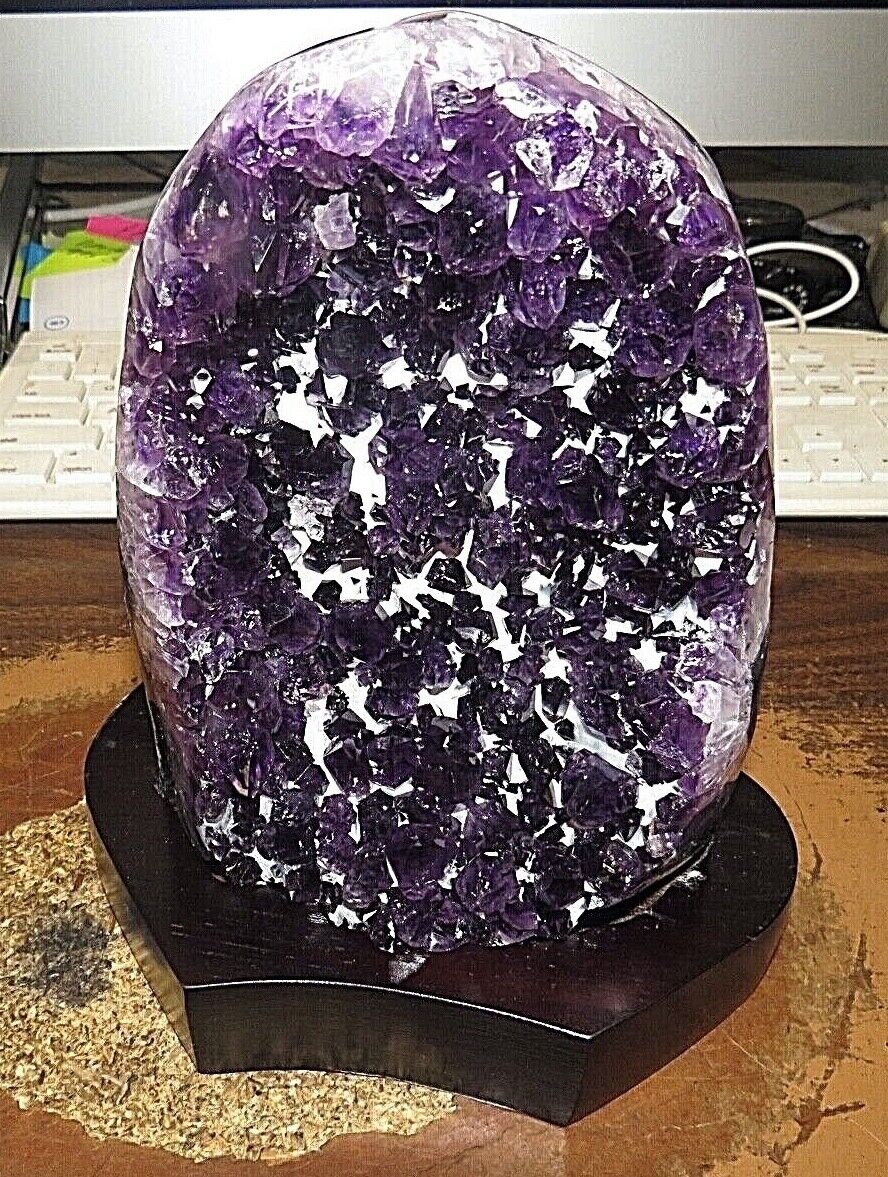 LARGE AMETHYST  CRYSTAL CLUSTER CATHEDRAL GEODE FROM URUGUAY ; white calcite