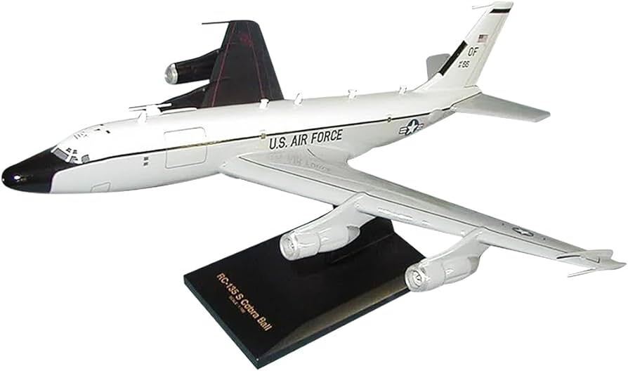 USAF Boeing RC-135 Cobra Ball With Old Engines Desk Top Model 1/100 SC Airplane
