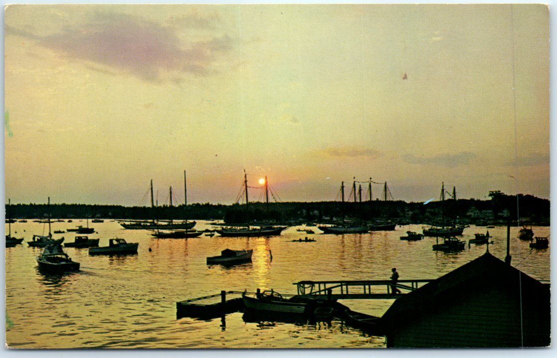 Postcard - Boothbay Harbor, Maine, USA, North America