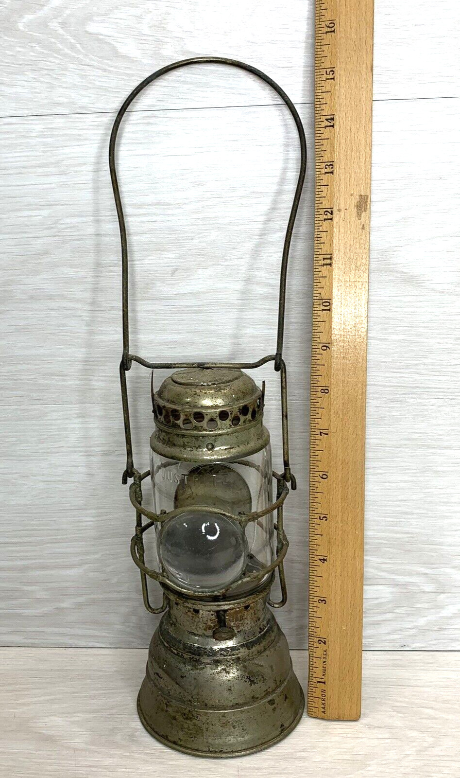 JustRite Acetylene (Carbide) Miner\'s Lamp/Lantern Bulls Eye Glass Vintage