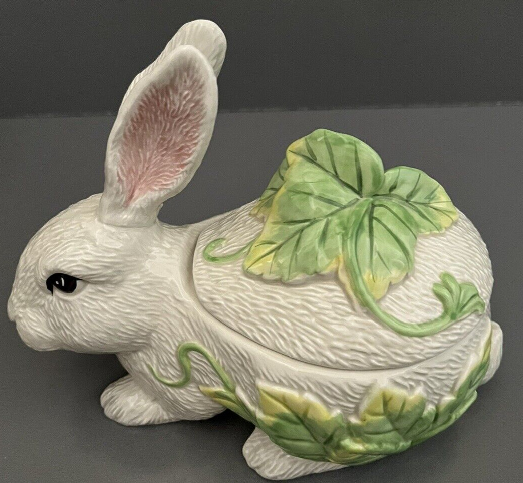 Fitz & Floyd Le Lapin White Bunny Rabbit Lidded Serving Candy Dish Bowl Leaves