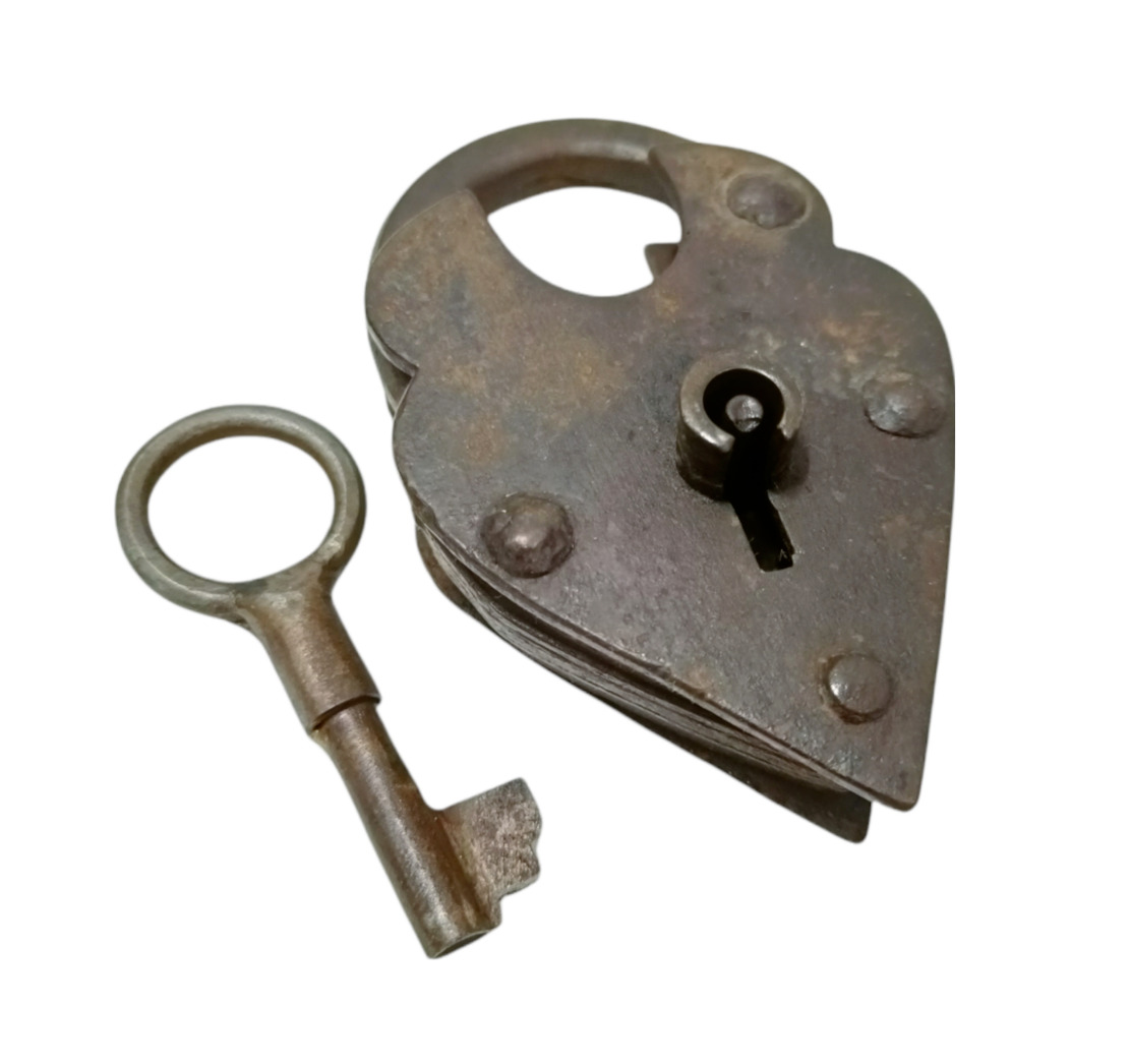 1850\'s Old Antique Solid Strong Heavy Iron Unique Heart Shape Lock & Key 