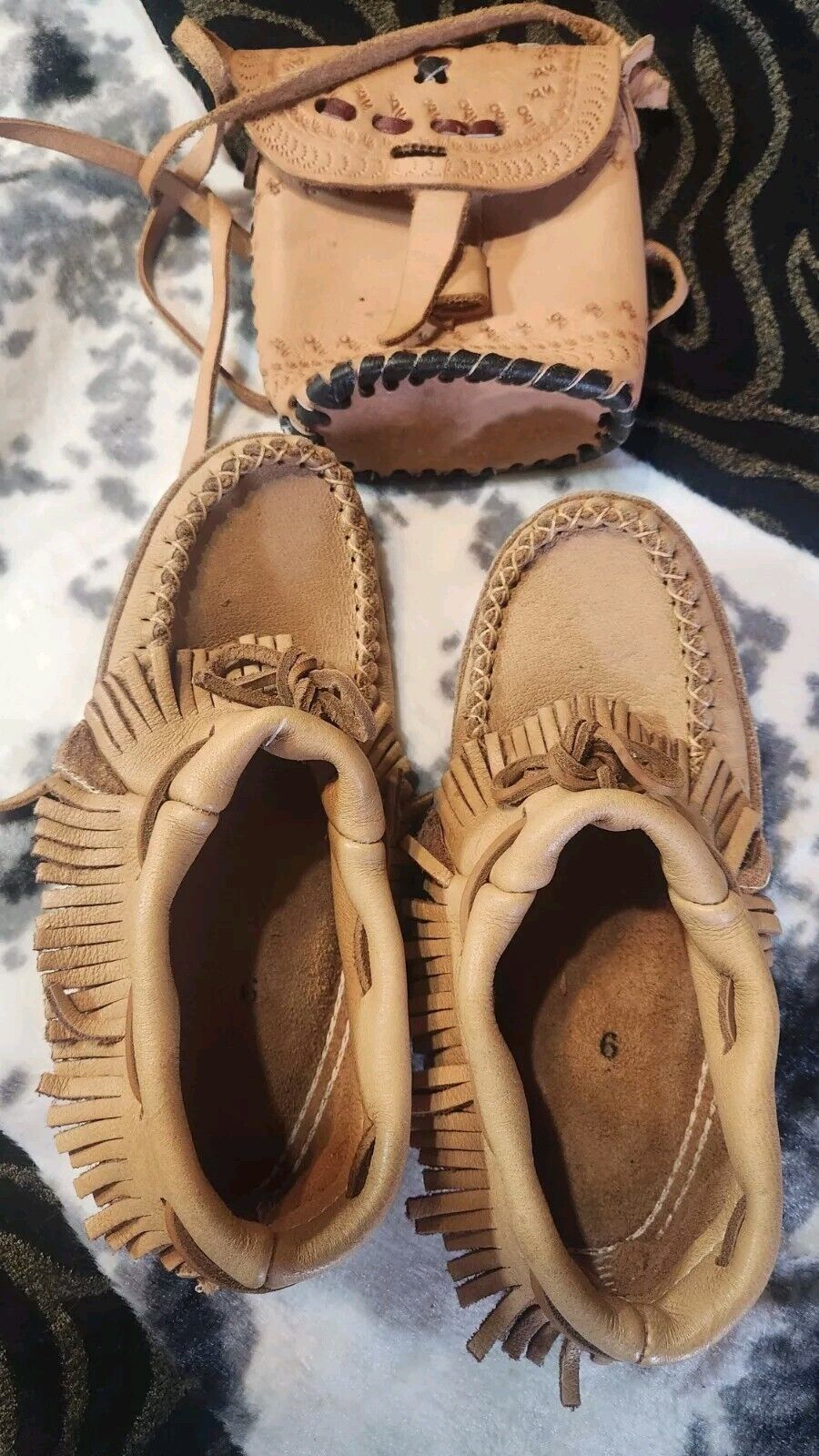 Vintage Native American All Leather Padded Fringed Moccasins Ladies Sz 6 & Purse