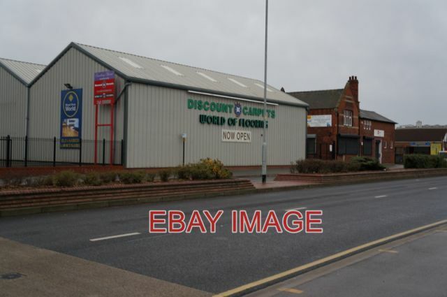 PHOTO  DISCOUNT CARPETS WITHAM HULL 2013