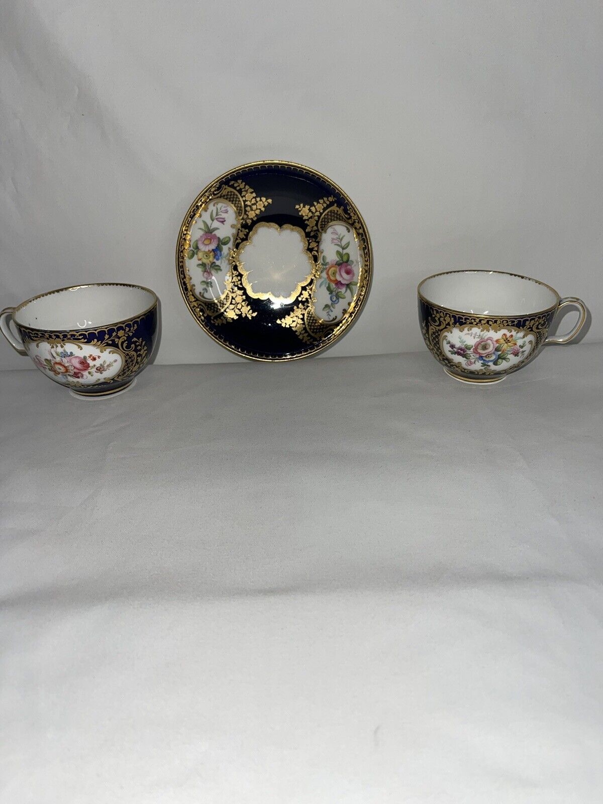 Beautiful Vintage 3 Pieces Tea Cup And Saucer 