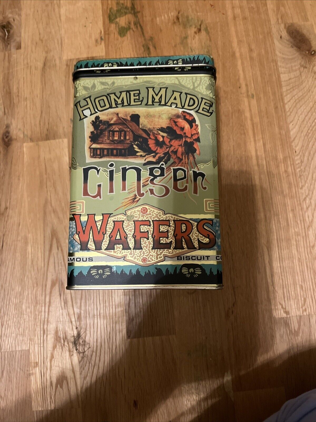 Vintage Tin Homemade Ginger Wafers Famous Biscuit Co