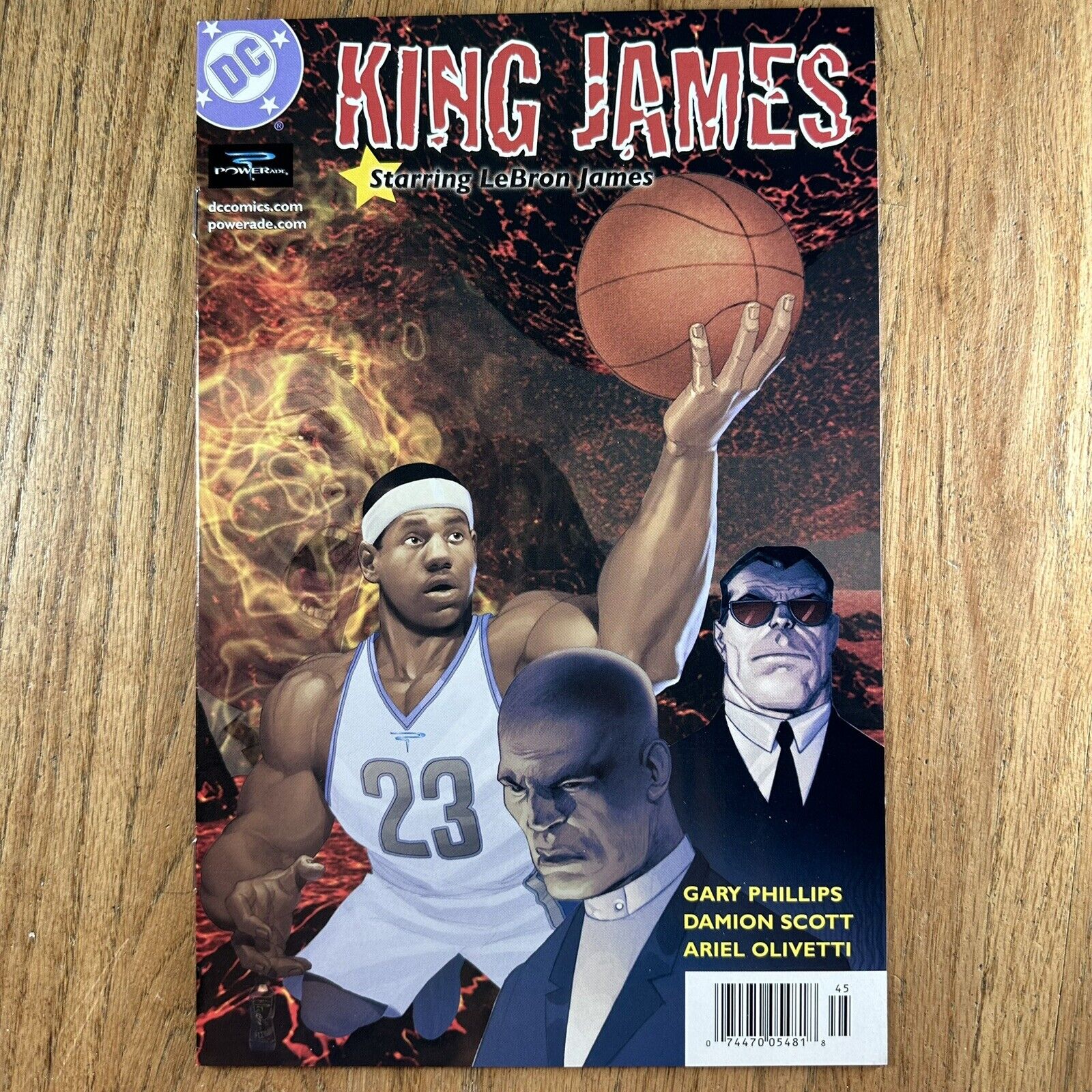 King James Starring Lebron James NBA Powerade DC Comics 2004 NM-