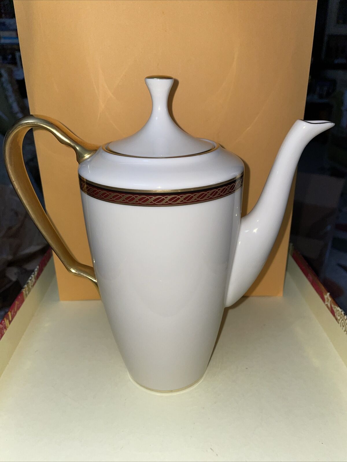 Final Sale‼️ 1984-Lenox “Monroe” coffee/teapot, a beauty 9”H USA/NOS