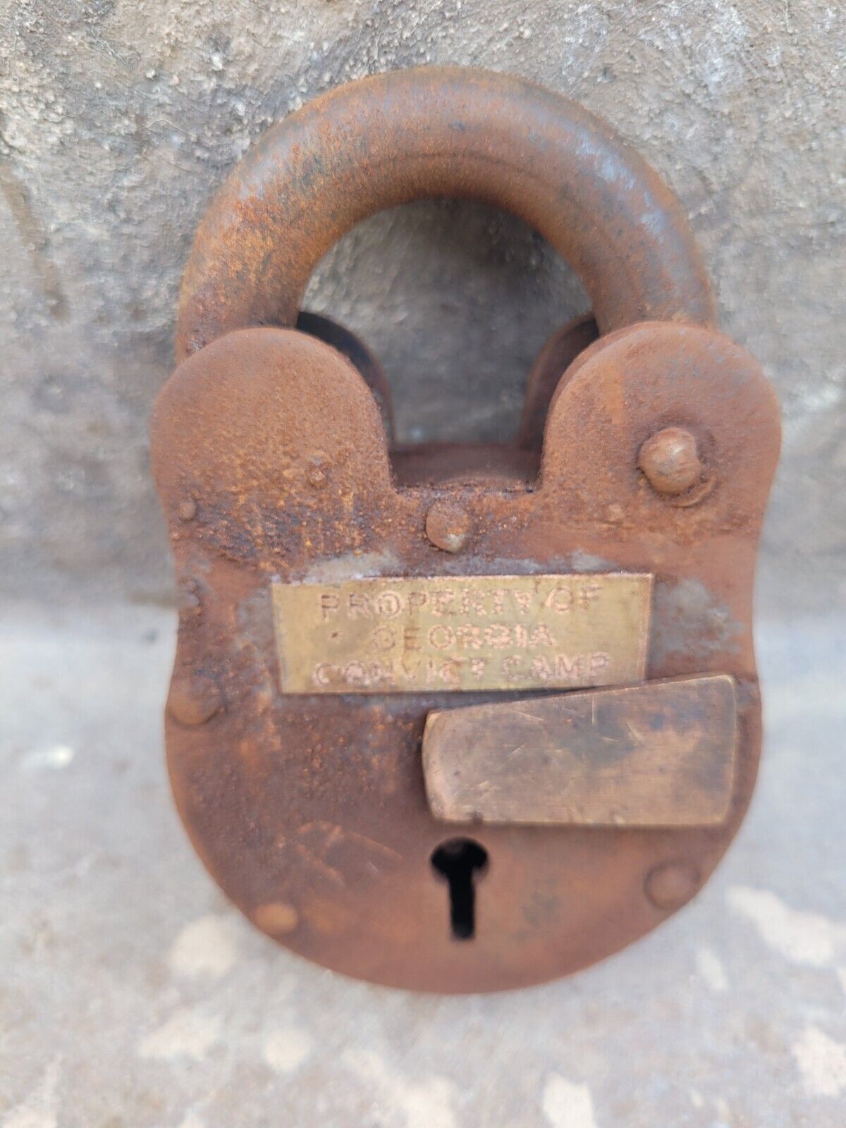 Georgia Convict Camp Prison Rusty Finish Cast Iron Large Lock Padlock 2 Keys