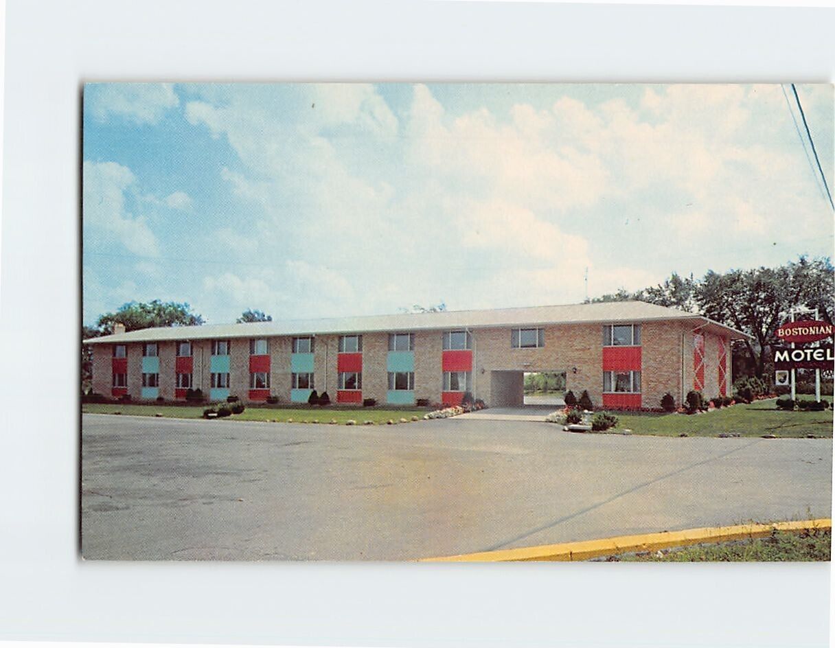 Postcard Bostonian Motel Hudson Ohio USA