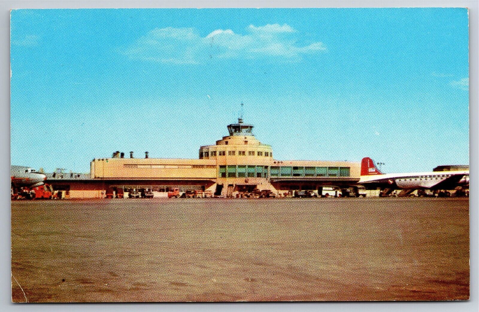 Postcard Chicago Illinois Midway Airport Termal Airplanes c1958