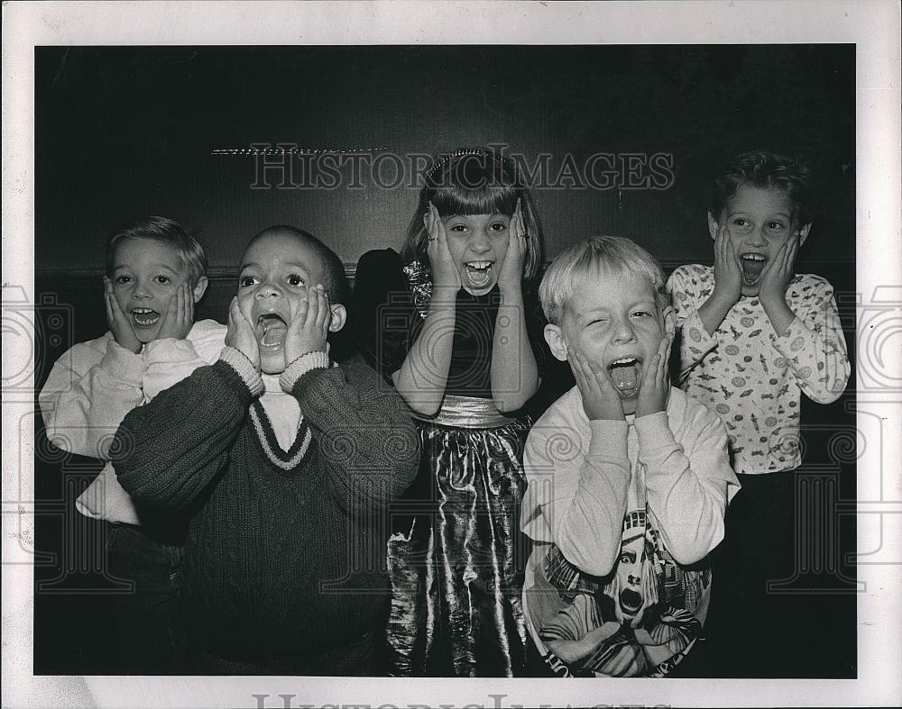1992 Press Photo Children Participate In \