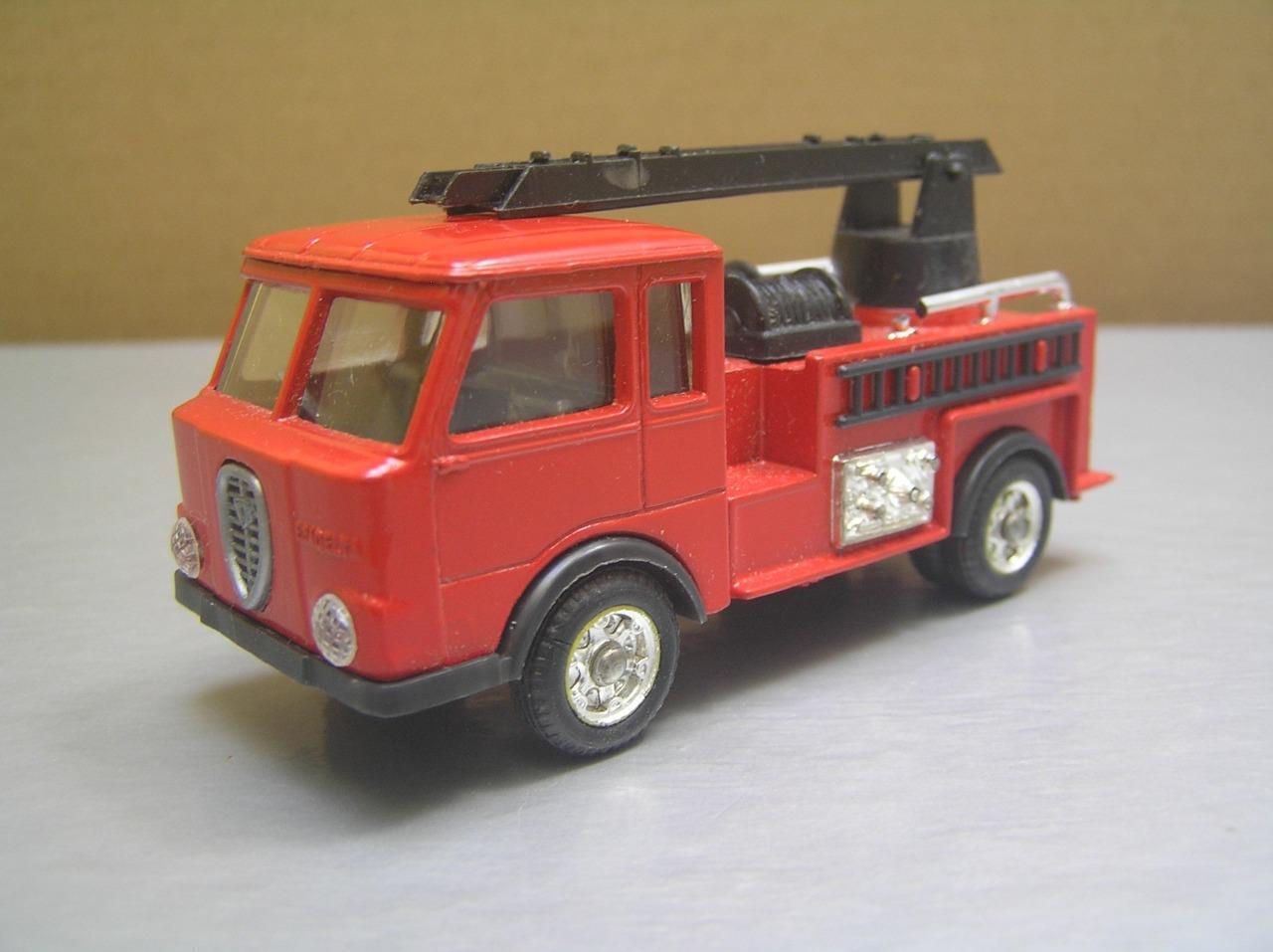 Politoys Penny 0/117 Lancia Esadelta Fire Truck made in Italy NM+ Condition