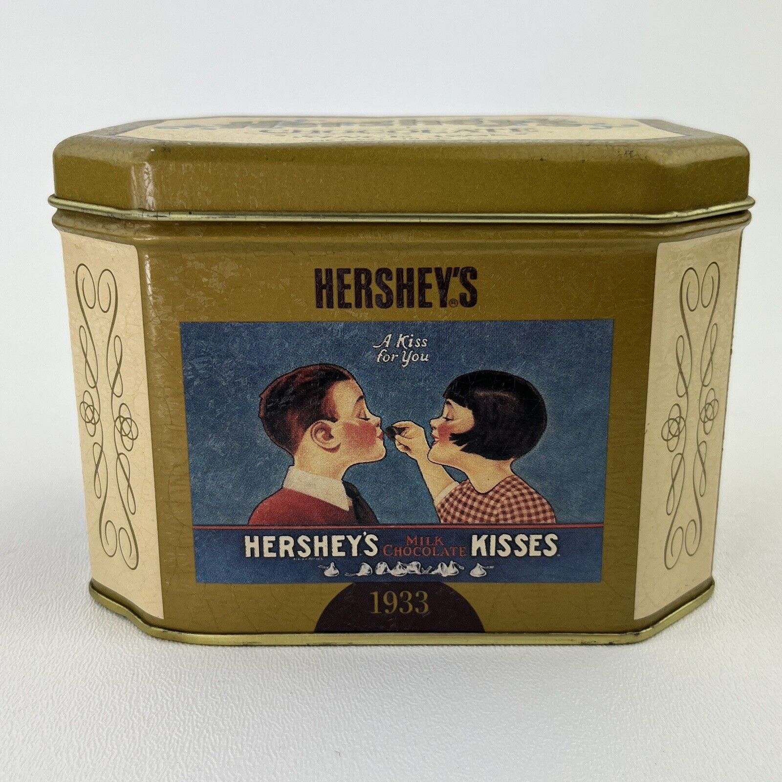 1993 Hershey's Coca Collectible Tin Metal Girl Kiss Boy History Can Rare Vintage
