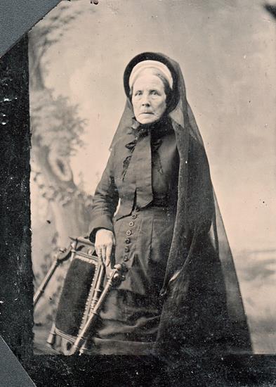 ORIGINAL VICTORIAN Tintype / Ferrotype Photograph c1860\'s OLD LADY PORTRAIT