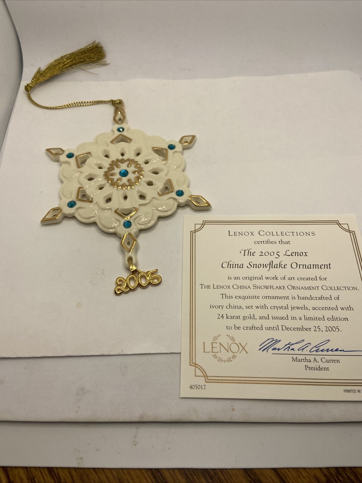 Lenox 2005 Annual Snowflake Jeweled Ornament w/Crystals 24K Gold Limited Ed