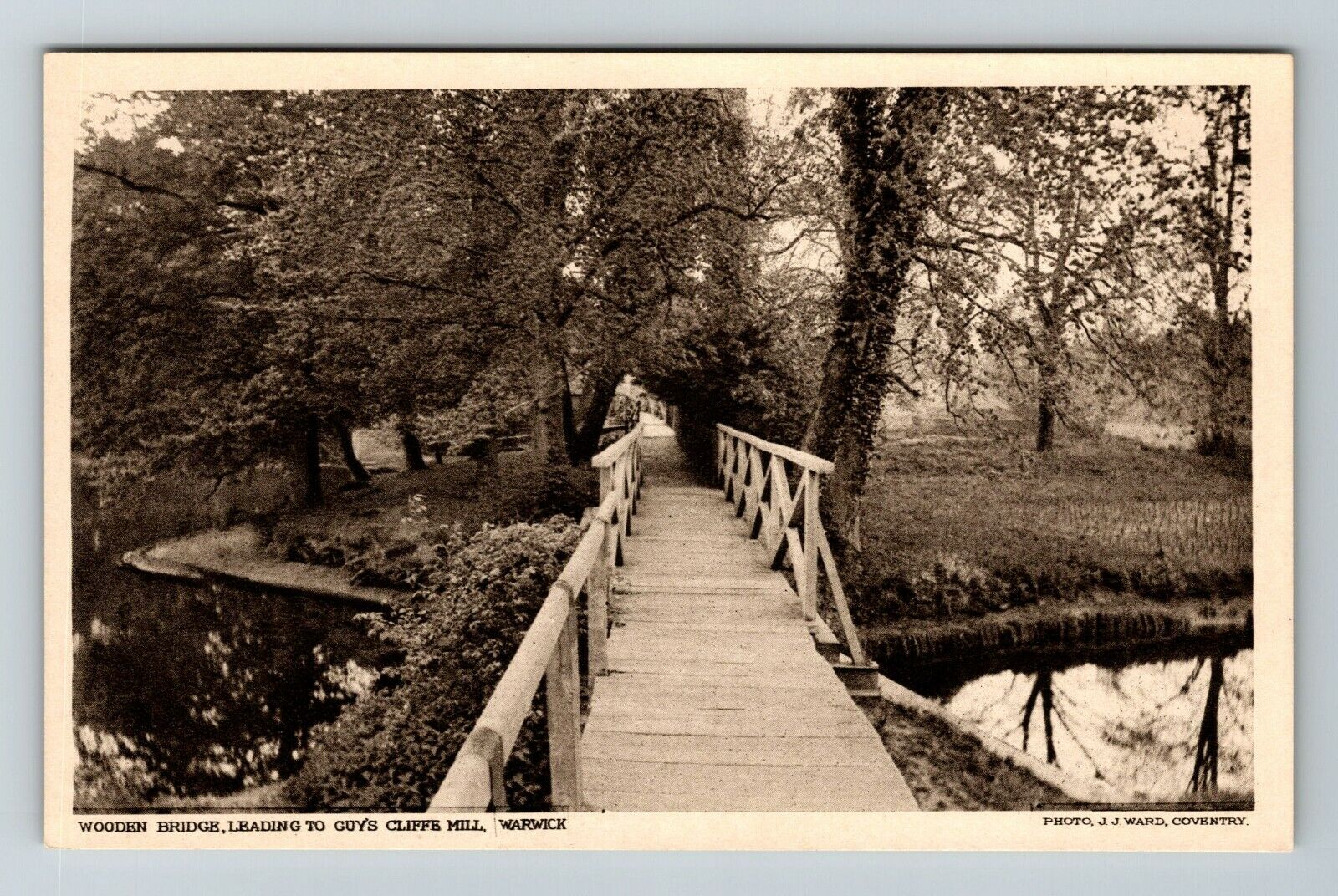 Warwick UK-United Kingdom, Wooden Bridge Guy's Cliffe Mill Vintage Postcard