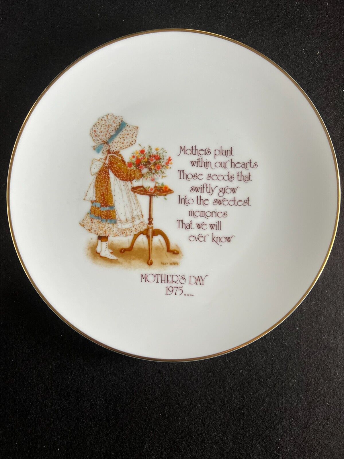 Vintage Holly Hobbie  Commemorative Edition MOTHER\'S DAY 1975 Porcelain Plate 
