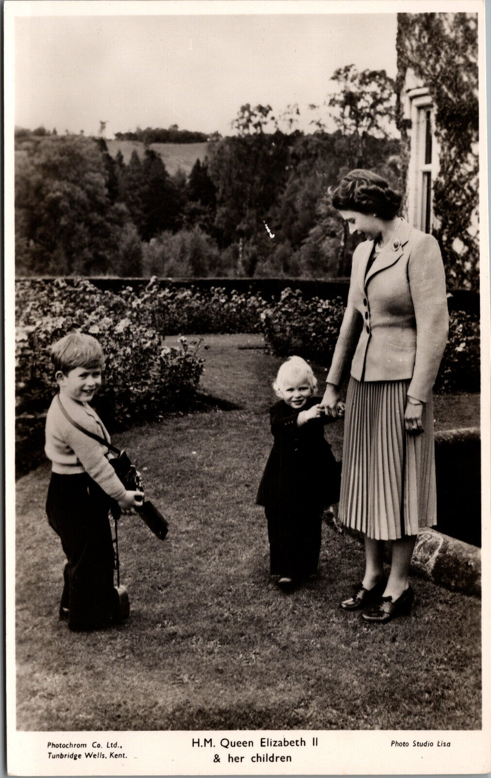 RPPC Queen Elizabeth & her Children -  Real Photo Postcard - circa 1954
