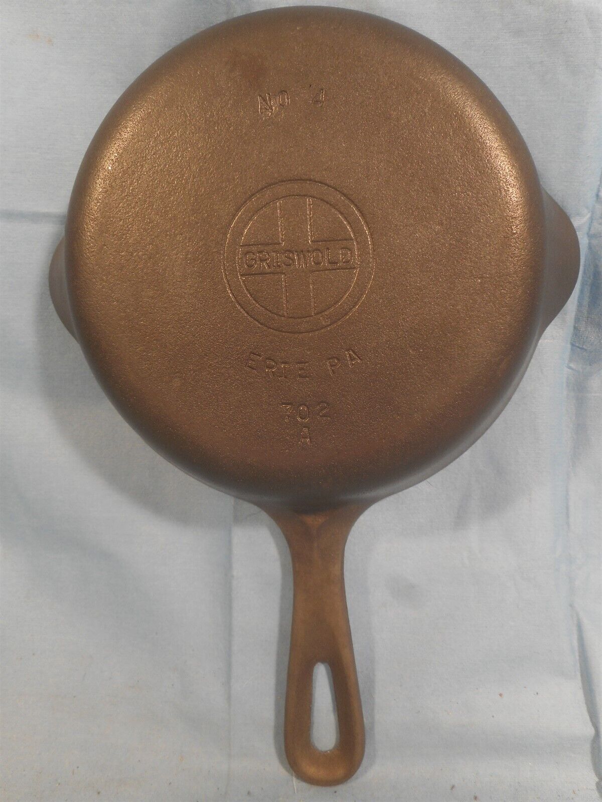 Vintage Griswold Cast Iron Skillet #4 ~ 702 A Small Logo Erie PA #1 Handle Rare