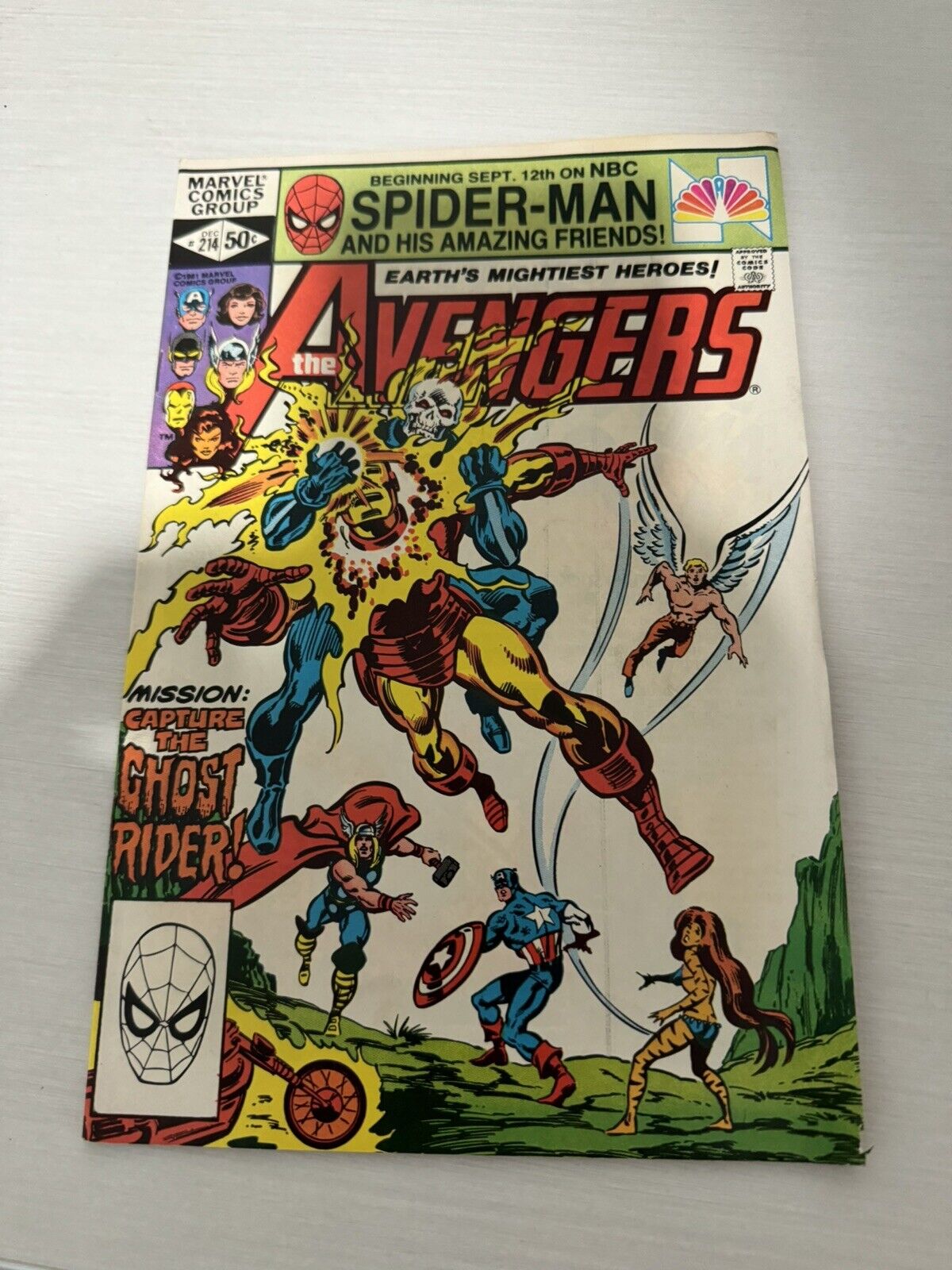 Avengers #214 Great condition Fast shipping