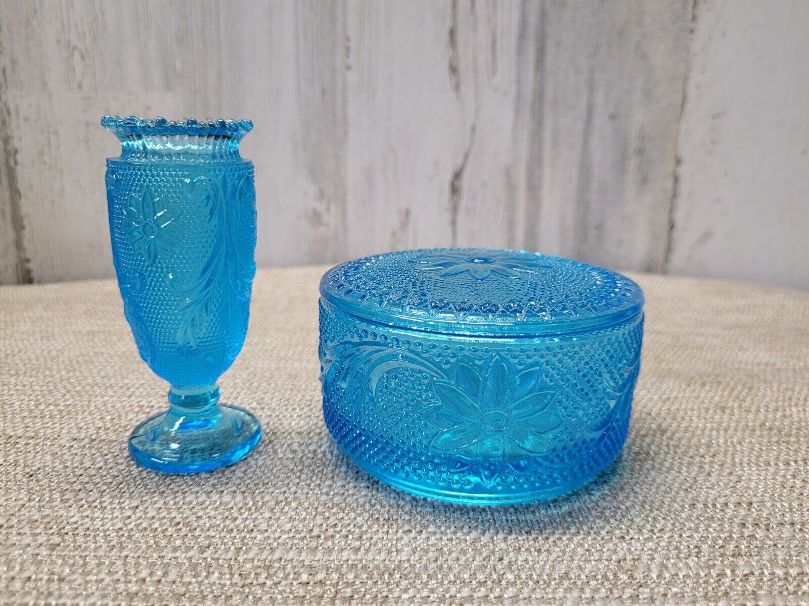 Vtg Retro 70\'s Turquoise Blue Tiara Sandwich Glass Vase 4\