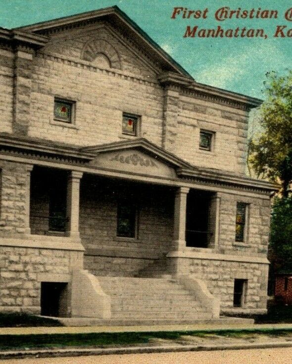 Manhattan, KS. 1900\'s Postcard Street View First Christian Church 