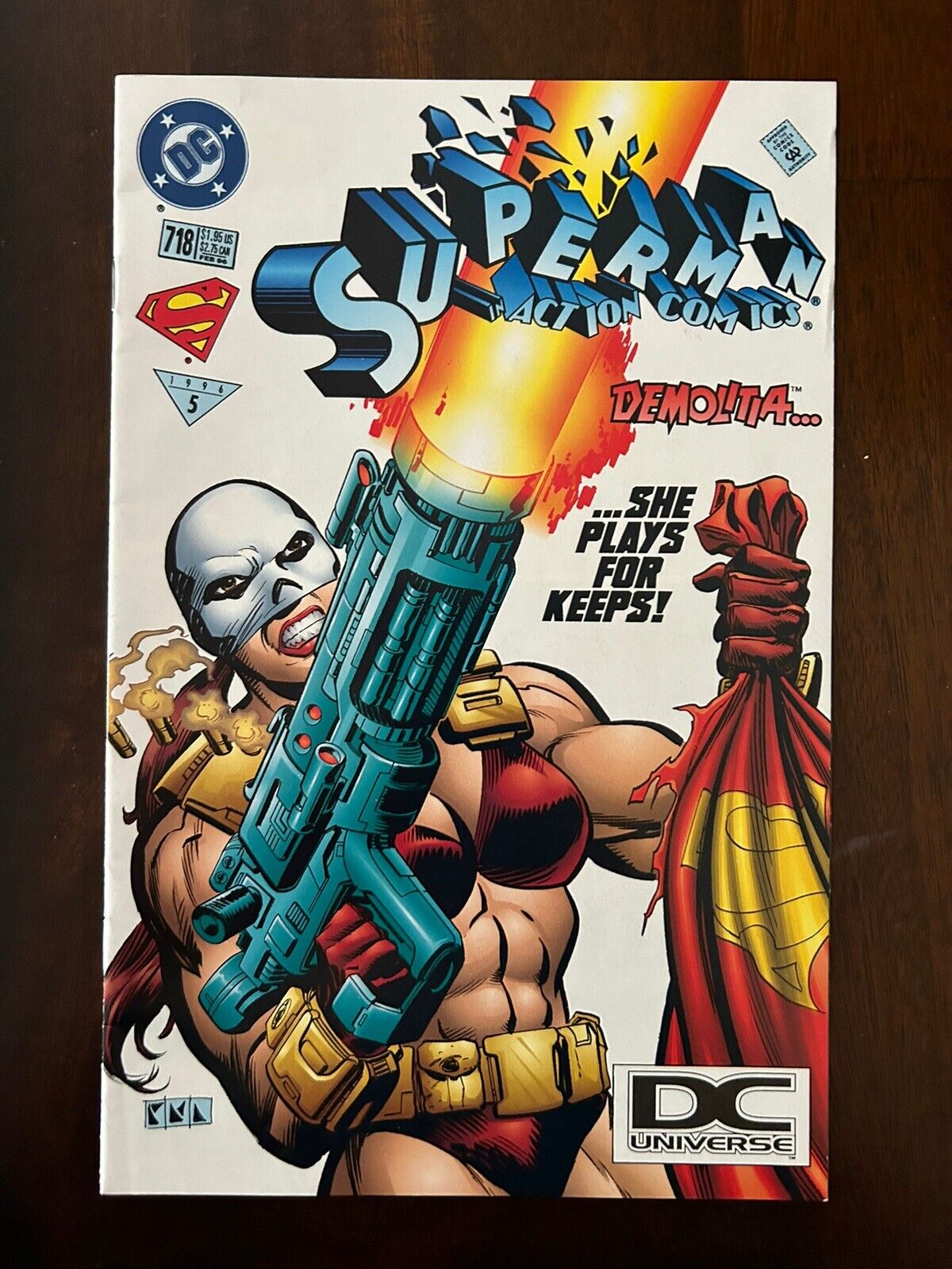 Superman in action comics #718 (DC universe logo). Rare