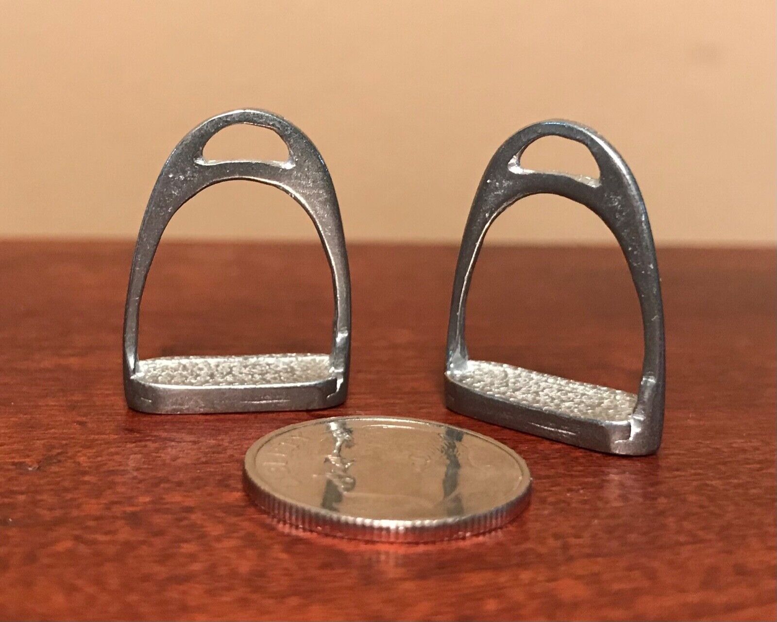 XL Traditional 1:9 Scale ENGLISH STIRRUPS with Molded-in Treads in White Bronze