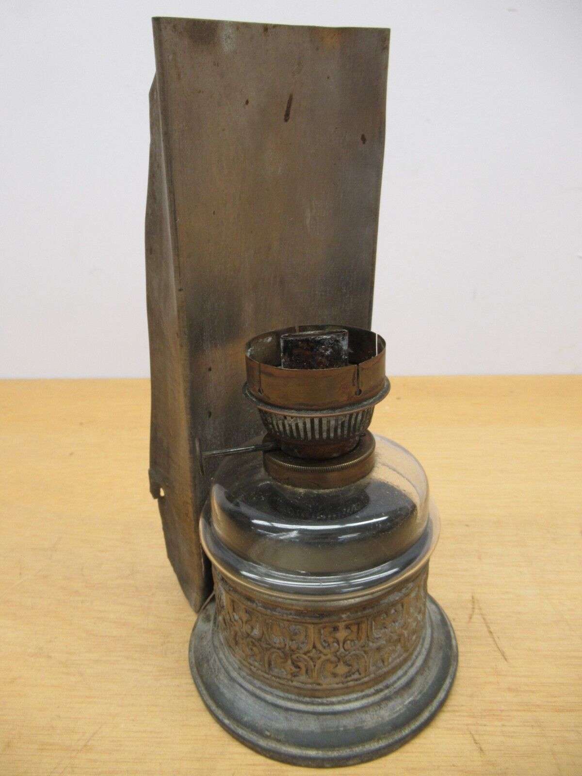 Antique R. Ditmar Wein Oil Kerosene Lamp sconce tin / zinc housing