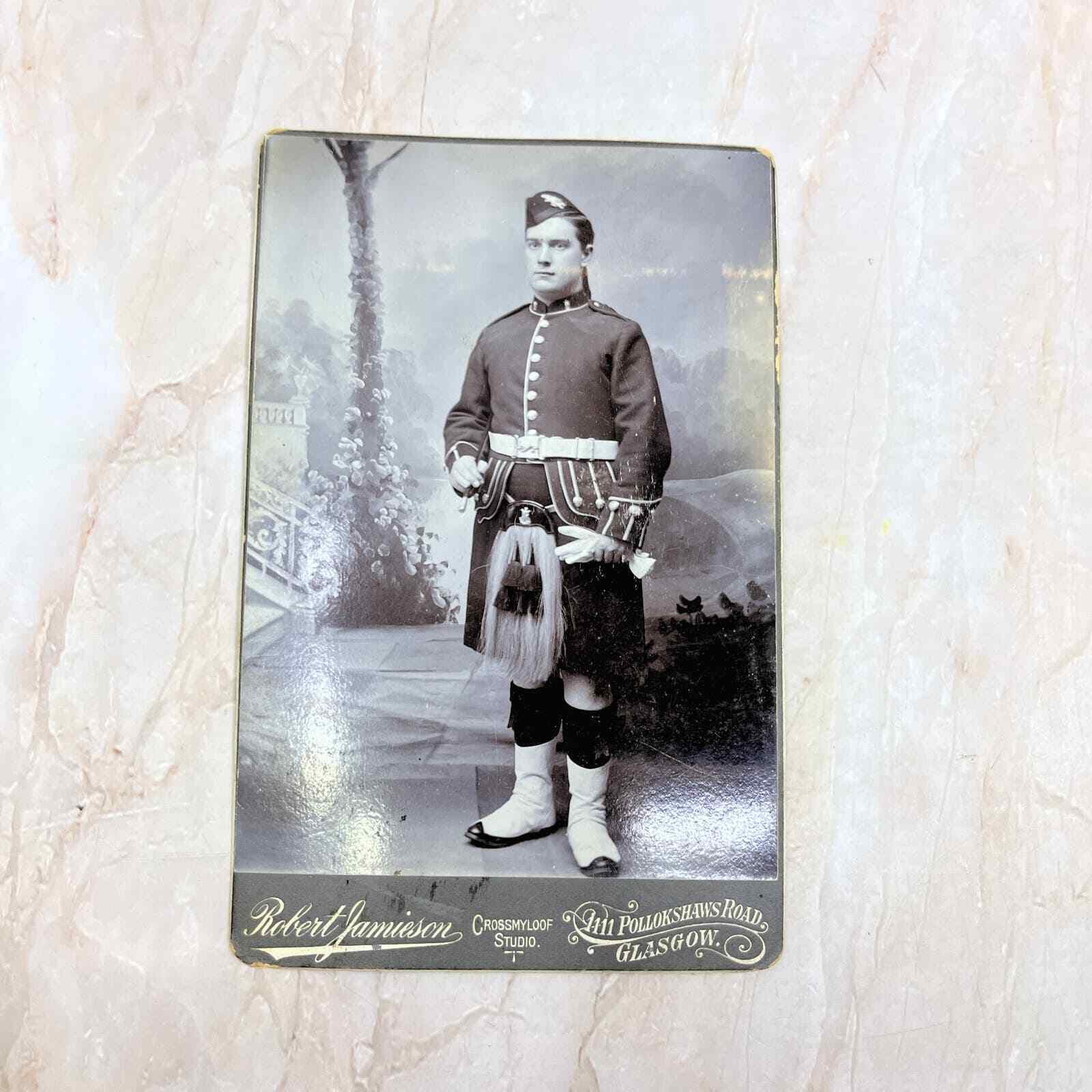 1880s Scottish Highlander Cabinet Card Photo Crossmyloof Studio Glasgow TF5-L3