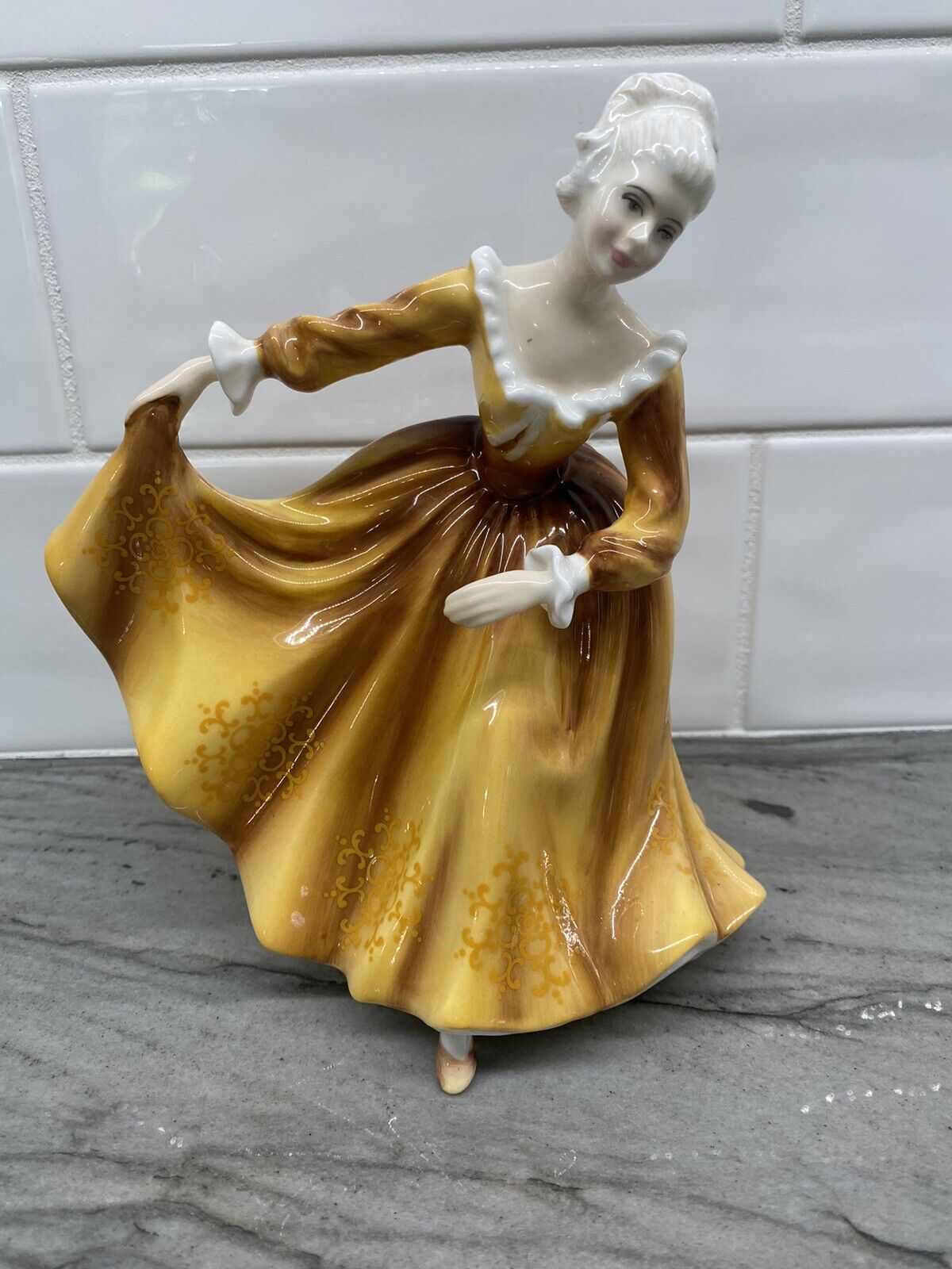 Royal Doulton KIRSTY HN 2381 1970 Gold Dress Bone China England Figurine 7.5” T