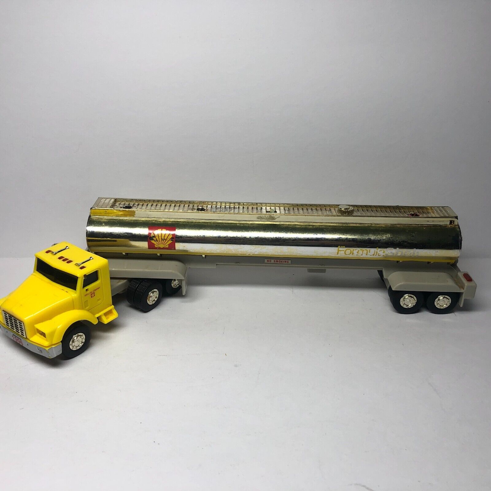 Shell 1996 Fuel Chrome Tanker Truck - 18 Wheeler Tractor Vintage - Tested